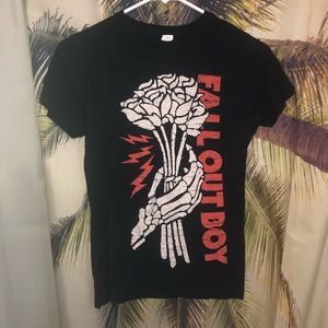 Bones and roses fob fallout boy band T-shirt small